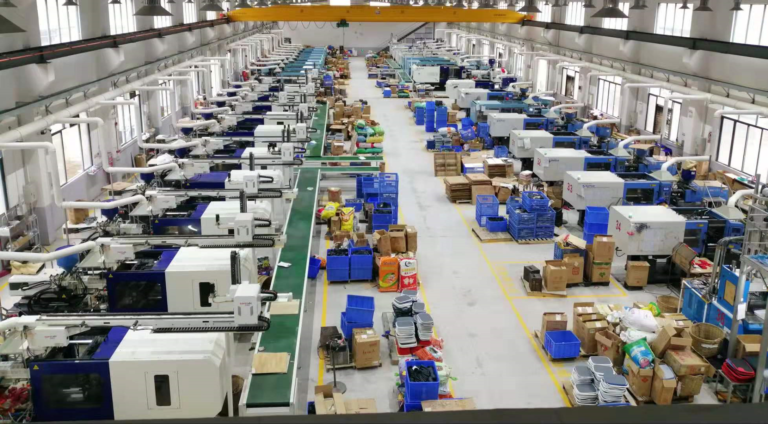 Injection moulding floor at our Yangjiang factory with automated part removal